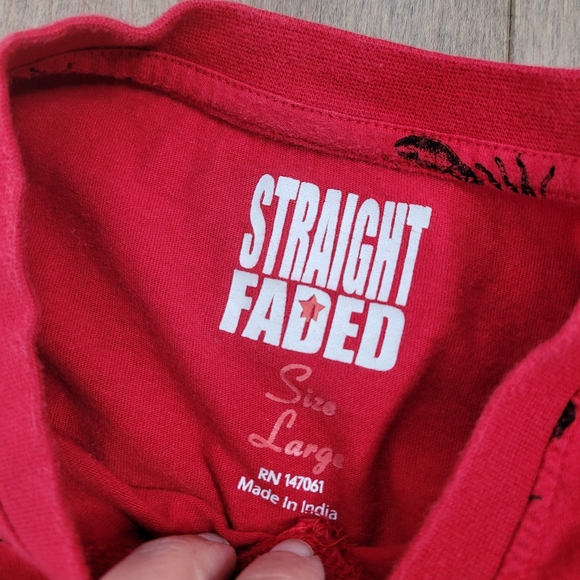 Straight Faded red and black lobster print t-shirt size large - Picture 4 of 5